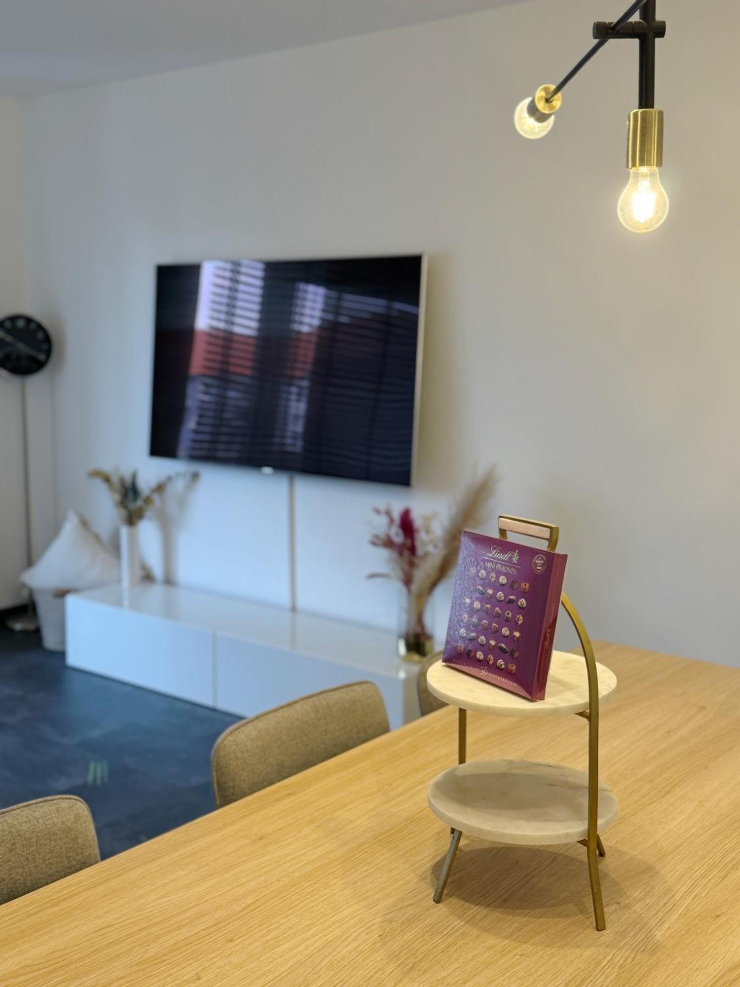 90M2 I Central I Netflix I Wifi I Free Parking I Lia Apartments هانوفر المظهر الخارجي الصورة